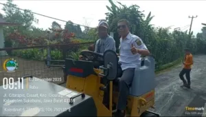 Peningkatan Pengaspalan Jalan Desa Sepanjang 320 Meter