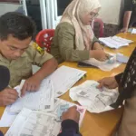 Pemerintah Desa Tenjolaya Salurkan Bantuan Pangan kepada 520 KPM